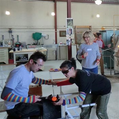 Glassmaking & Glassblowing - Glass Lessons in Buckinghamshire Glassmaking & Glassblowing - Glass Lessons in Buckinghamshire